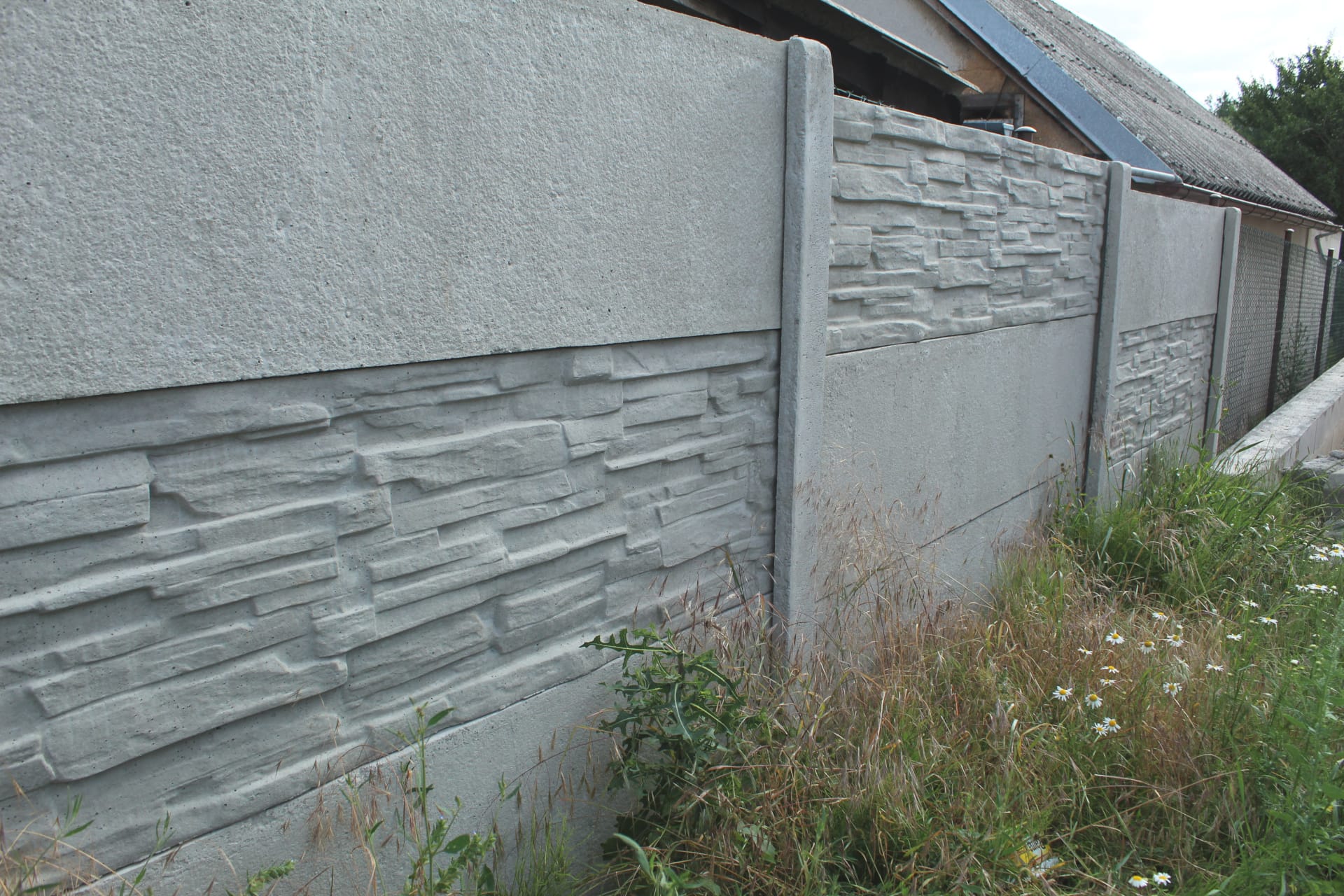 Zbůch betonový plot